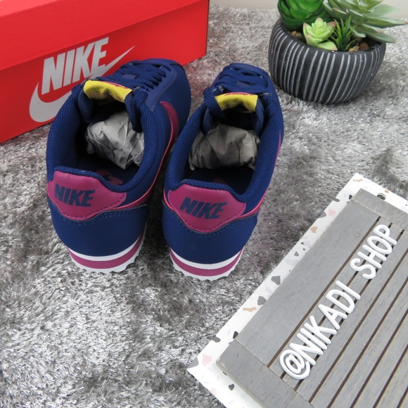 Nike Classic Cortez Leather Sneakers - Picture 4 of 5